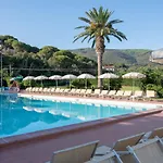 Le Acacie Lägenhetshotell 4*