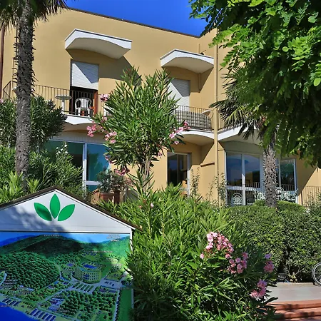 شقة فندقية Le Acacie 4*