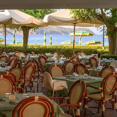 Le Acacie 公寓式酒店 3*