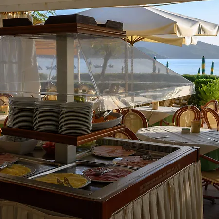 شقة فندقية Le Acacie 3*