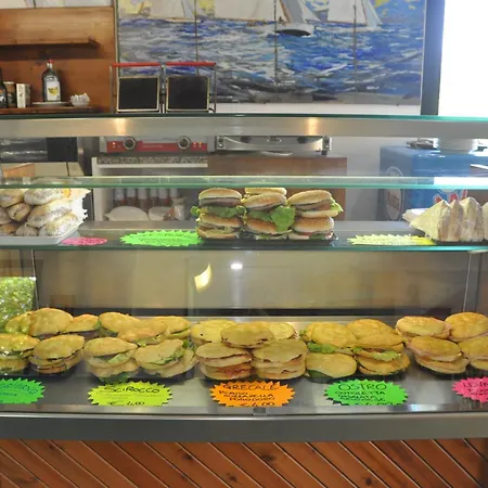 Le Acacie كابوليفيري